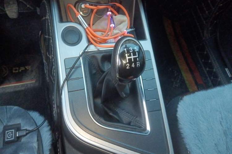 Used FORTHING T5 2022 Grand Edition 1.6L Manual Dream-Chasing Five-Seat Model Gear Lever
