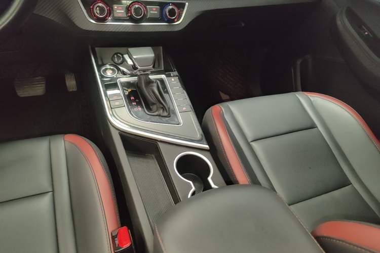 Used FORTHING T5 2022 Shengshi Version 1.5T Automatic - Yuanmeng Edition 5 Seats Gear Lever