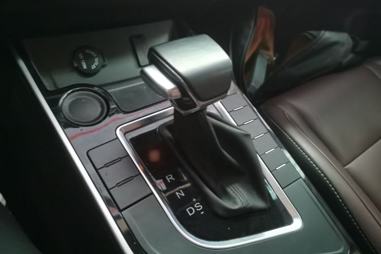 Used FORTHING T5 2022 Shengshi Edition 1.5T Automatic Dream Version Five Seats Gear Lever
