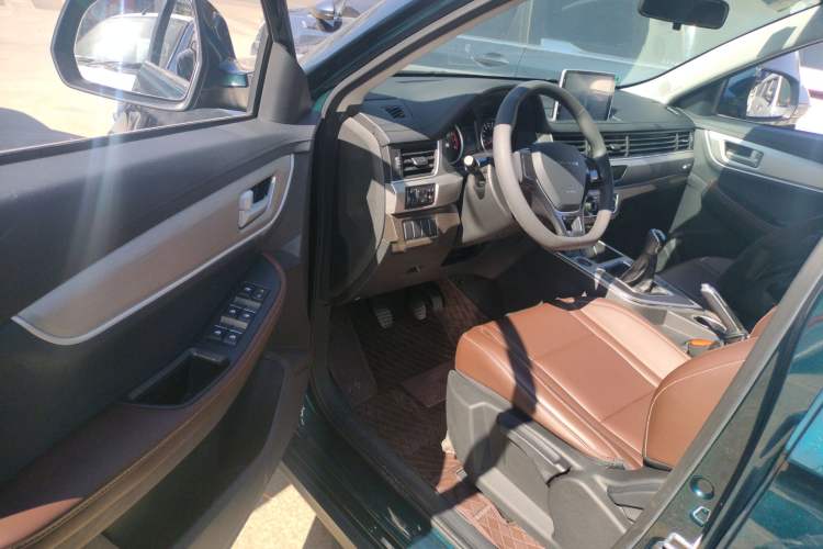 Used FORTHING T5 2022 Grand Edition 1.6L Manual Dream-Chasing Five-Seat Model Interior 3