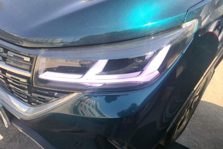 Used FORTHING T5 2022 Grand Edition 1.6L Manual Dream-Chasing Five-Seat Model Left Front Headlight