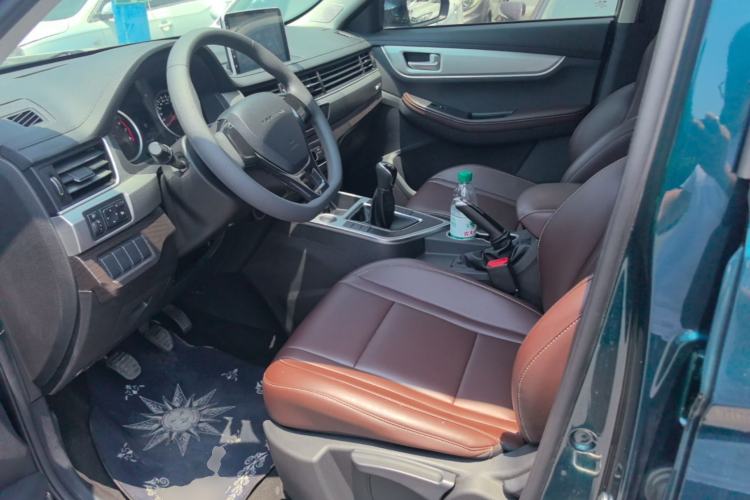 Used FORTHING T5 2022 Grand Edition 1.6L Manual Dream-Chasing Five-Seat Model Left Front Seat