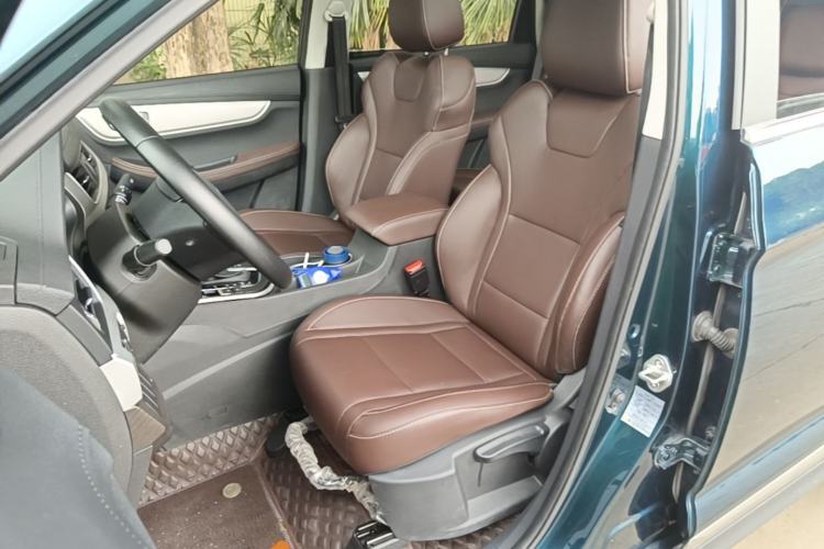 Used FORTHING T5 2022 Grand Edition 1.5T Automatic – Exclusive Seven-Seater for Key Accounts Left Front Seat
