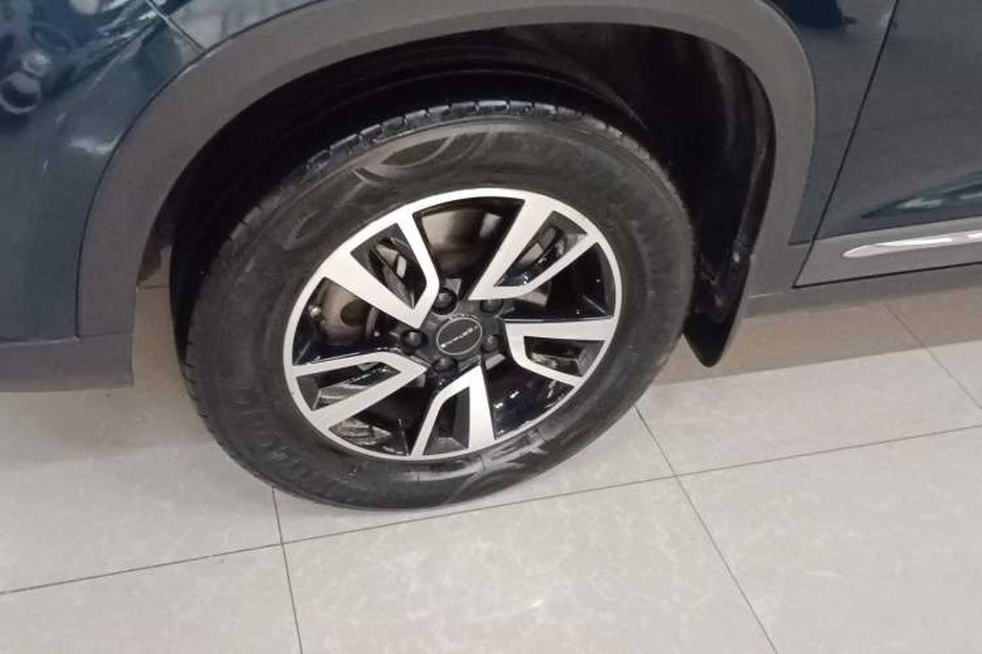 Used FORTHING T5 2022 Grand Edition 1.6L Manual Dream-Chasing Five-Seat Model Left Front Wheel Hub