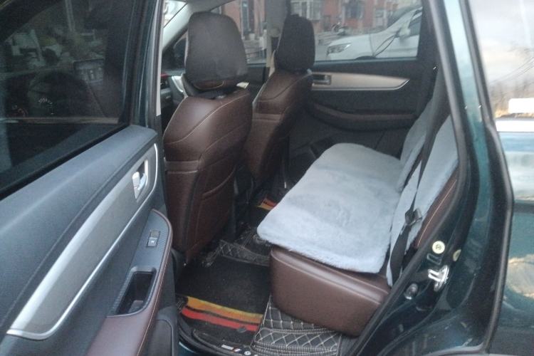 Used FORTHING T5 2022 Grand Edition 1.6L Manual Dream-Chasing Five-Seat Model Left Rear Seat