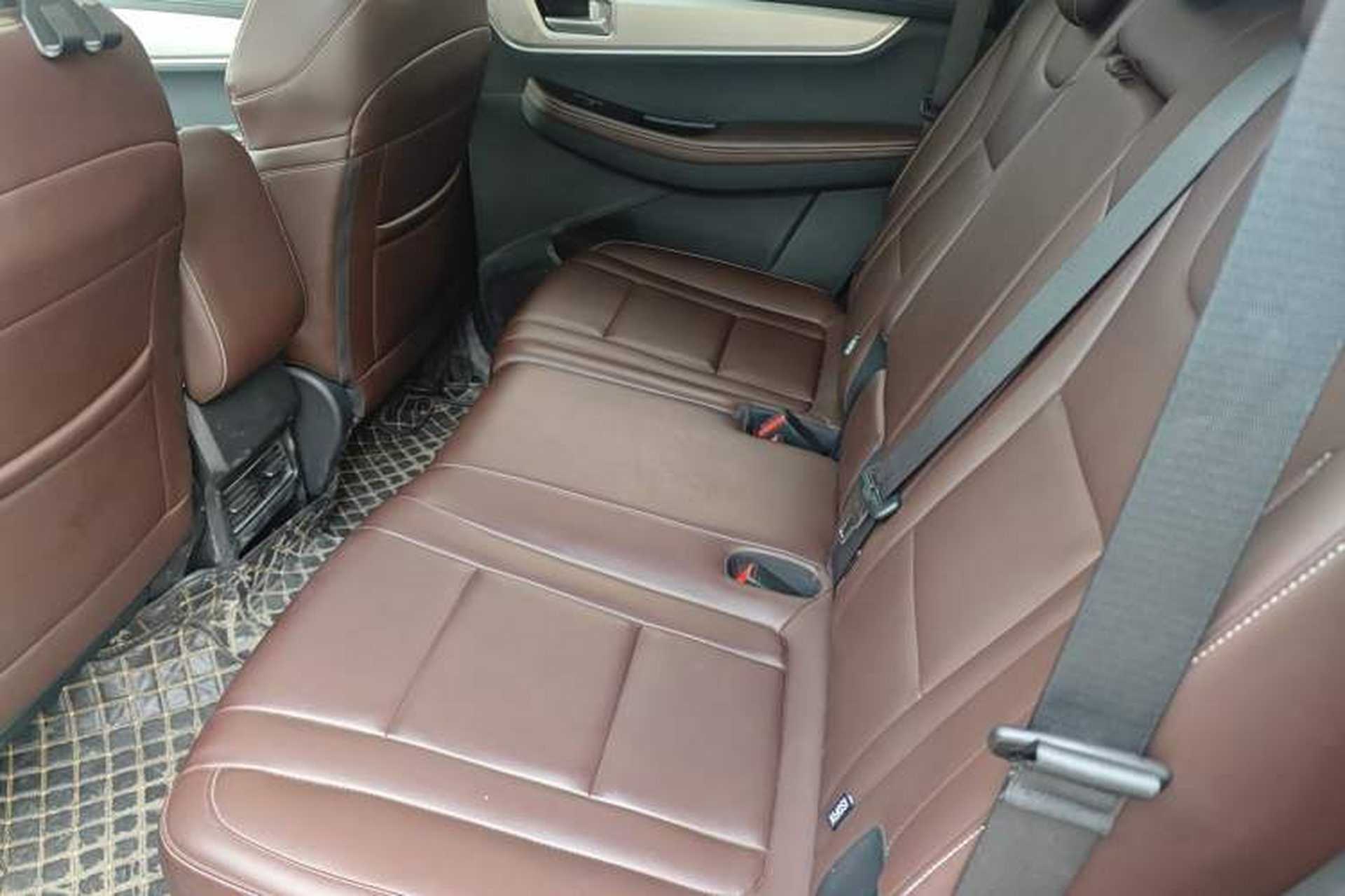 Used FORTHING T5 2022 Grand Edition 1.5T Automatic – Exclusive Seven-Seater for Key Accounts Left Rear Seat