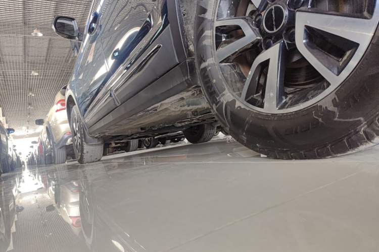 Used FORTHING T5 2022 Shengshi Edition 1.5T Automatic Dream Version Five Seats Left Side Sill