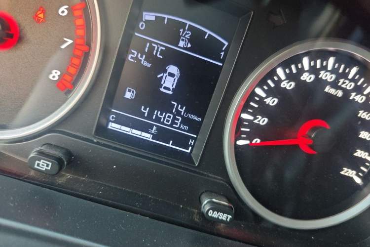 Used FORTHING T5 2022 Grand Edition 1.6L Manual Dream-Chasing Five-Seat Model Odometer Close Up