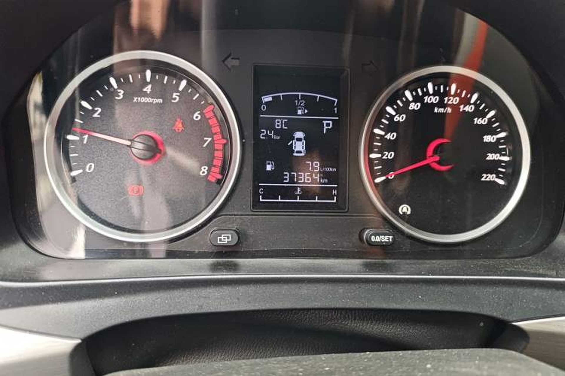 Used FORTHING T5 2022 Mach Edition 1.5T DCT High-Performance Five-Seater Odometer Close Up