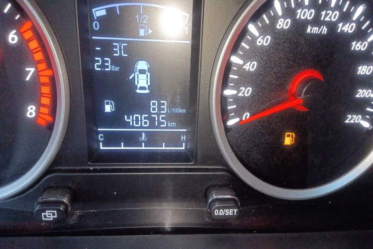 Used FORTHING T5 2022 Grand Edition 1.6L Manual Dream-Chasing Five-Seat Model Odometer Close Up