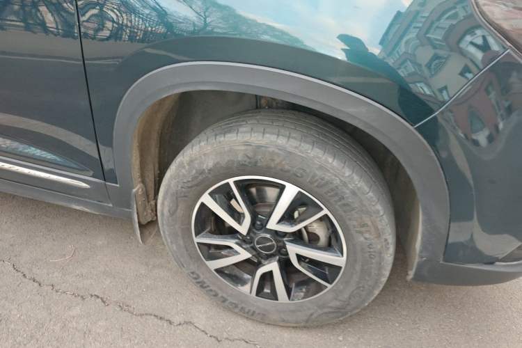 Used FORTHING T5 2022 Grand Edition 1.6L Manual Dream-Chasing Five-Seat Model Right Front Wheel Hub