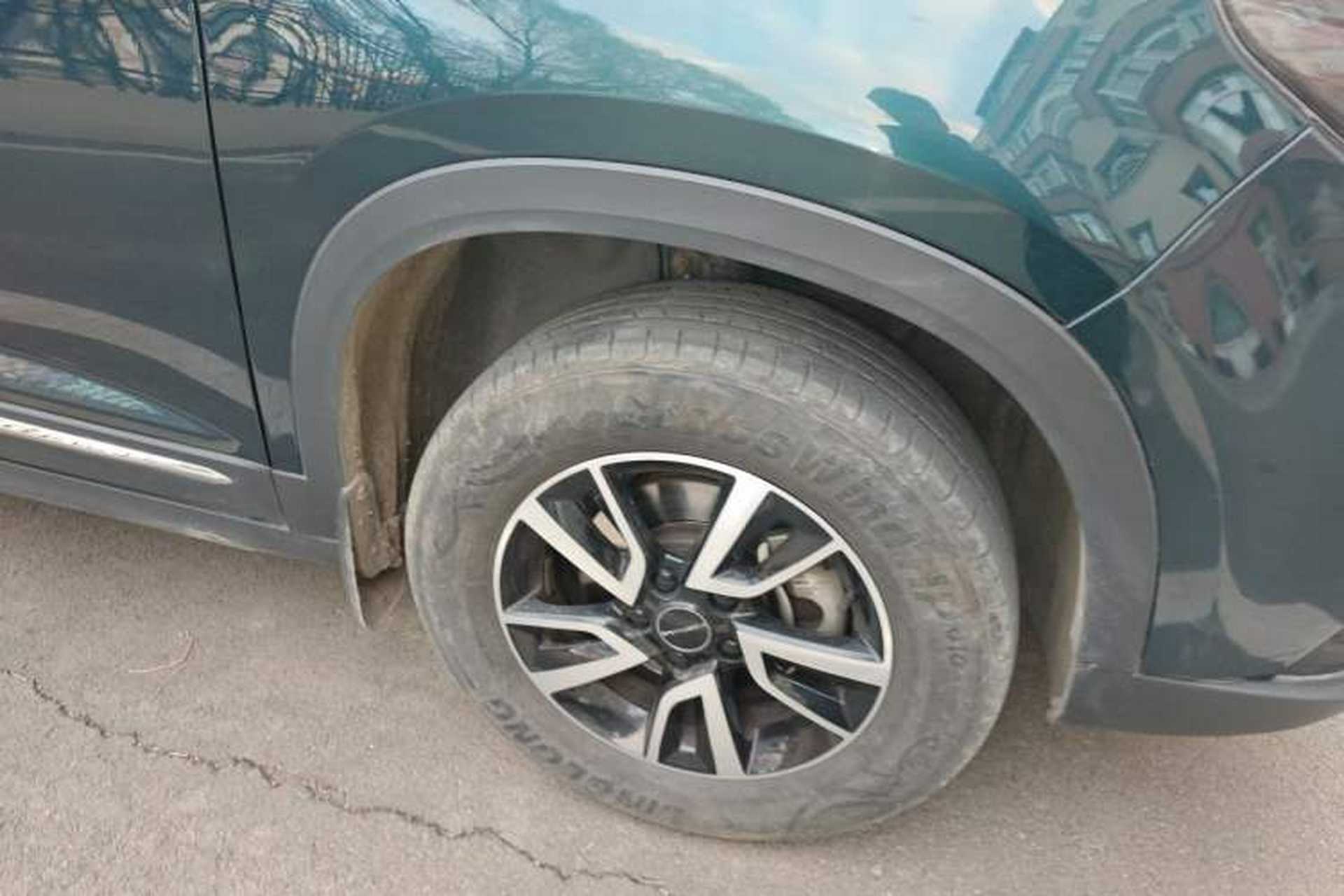 Used FORTHING T5 2022 Grand Edition 1.6L Manual Dream-Chasing Five-Seat Model Right Front Wheel Hub