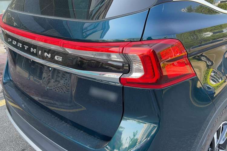 Used FORTHING T5 2022 Shengshi Edition 1.5T Automatic Dream Version Five Seats Right Rear Taillight