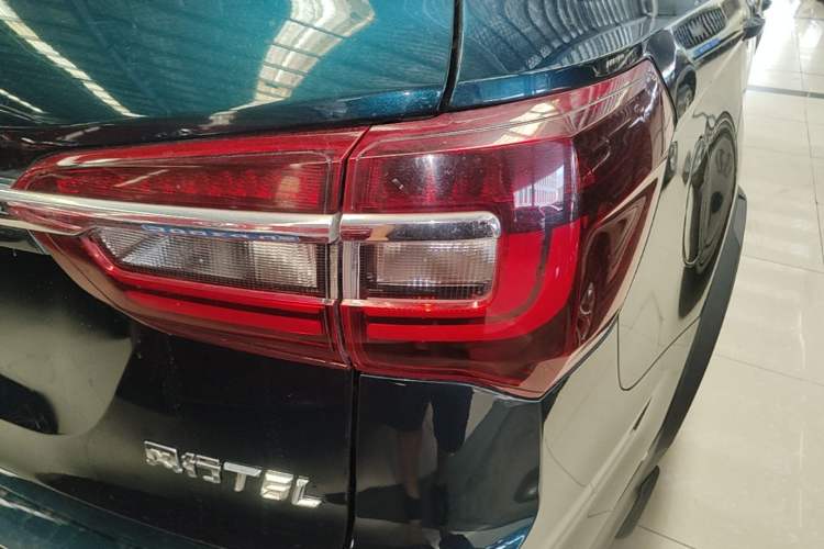 Used FORTHING T5 2022 Shengshi Version 1.5T Automatic - Yuanmeng Edition 5 Seats Right Rear Taillight