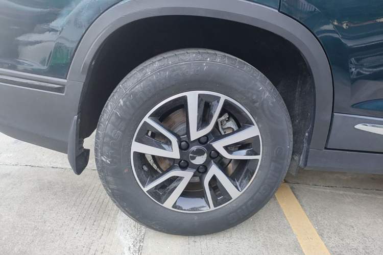 Used FORTHING T5 2022 Shengshi Edition 1.5T Automatic Dream Version Five Seats Right Rear Wheel Hub