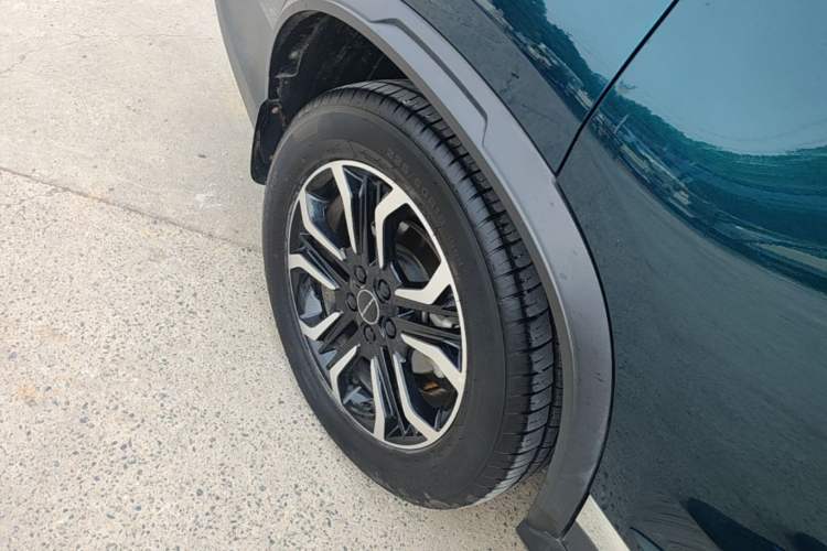 Used FORTHING T5 2022 Grand Edition 1.5T Automatic - FarDream Version 7 Seats Right Rear Wheel Hub