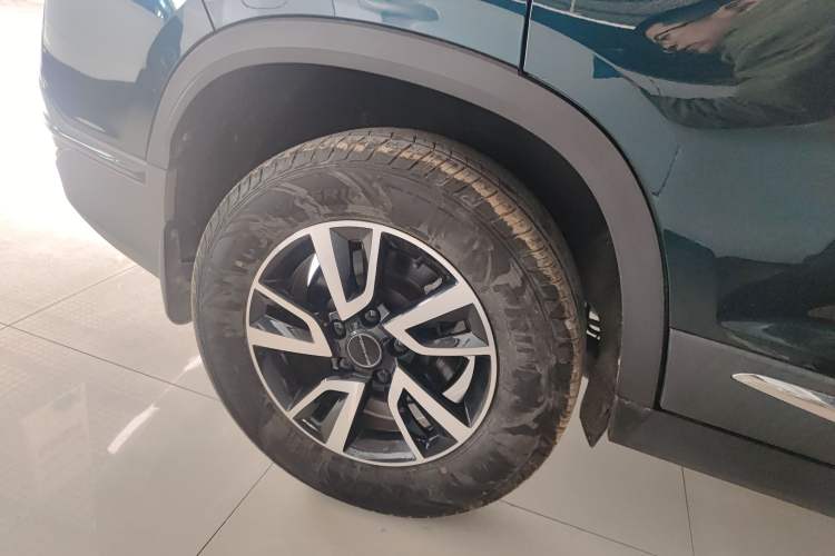 Used FORTHING T5 2022 Shengshi Edition 1.5T Automatic Dream Version Five Seats Right Rear Wheel Hub