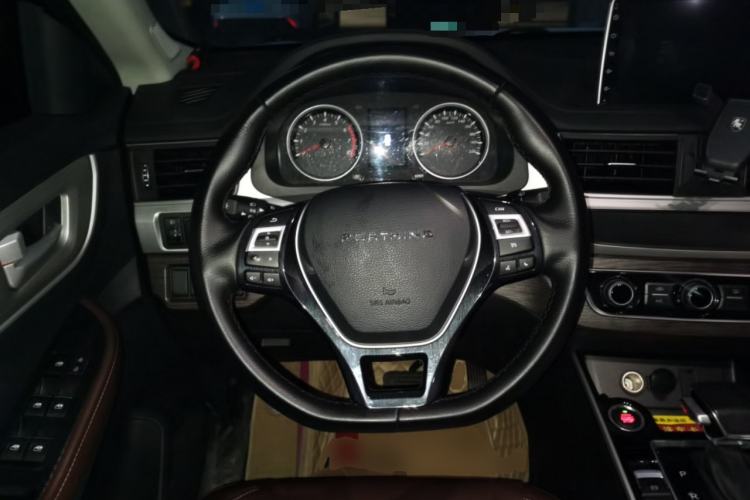 Used FORTHING T5 2022 Grand Edition 1.5T Automatic - FarDream Version 7 Seats Steering Wheel