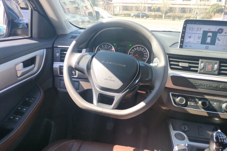 Used FORTHING T5 2022 Grand Edition 1.6L Manual Dream-Chasing Five-Seat Model Steering Wheel