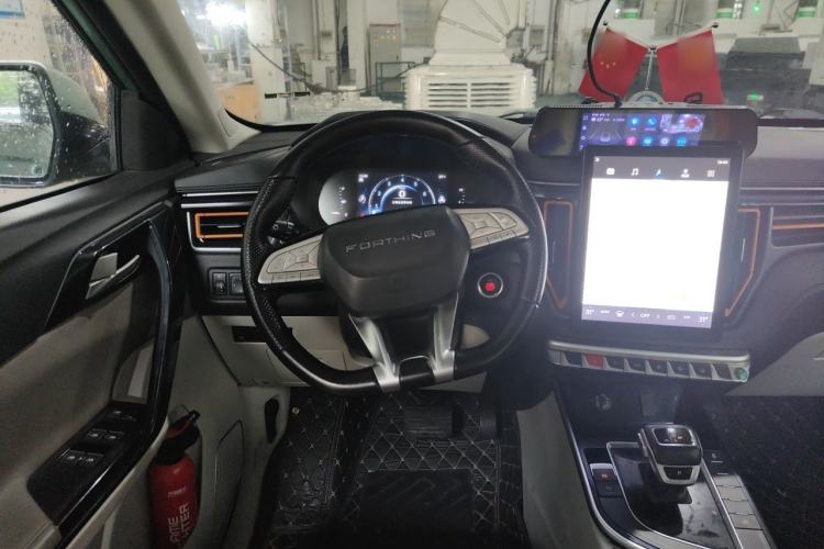 Used FORTHING T5 2022 Mach Edition 1.5T DCT Performance Model with Five Seats Steering Wheel