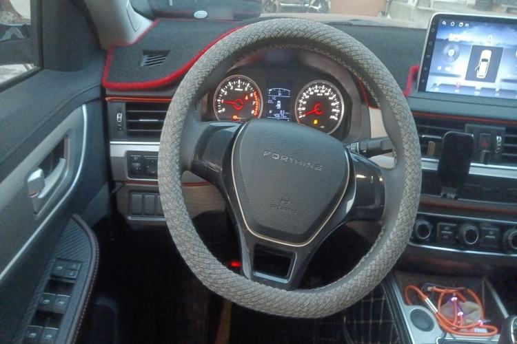 Used FORTHING T5 2022 Grand Edition 1.6L Manual Dream-Chasing Five-Seat Model Steering Wheel