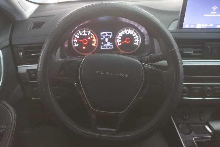 Used FORTHING T5 2022 Shengshi Edition 1.5T Automatic Dream Version Five Seats Steering Wheel