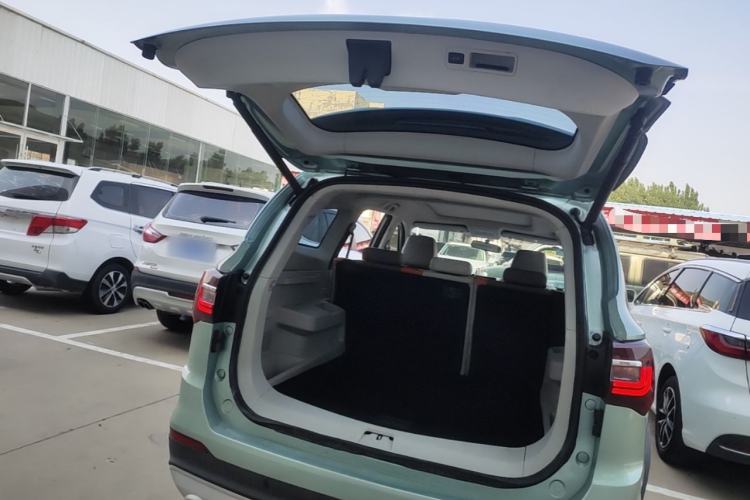 Used FORTHING T5 2022 Mach Edition 1.5T DCT Performance Model with Five Seats Trunk