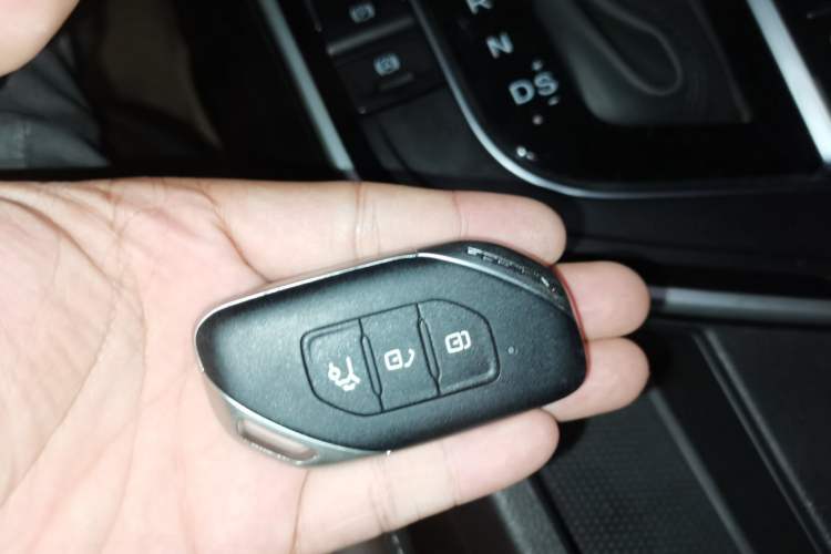 Used FORTHING T5 2022 Grand Edition 1.5T Automatic - FarDream Version 7 Seats Vehicle Key