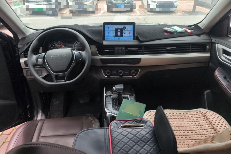 Used FORTHING T5 2022 Shengshi Edition 1.5T Automatic Dream Version Five Seats Center Console
