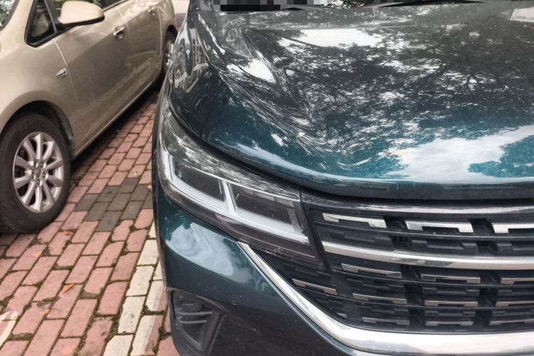 Used FORTHING T5 2022 Shengshi Edition 1.5T Automatic Dream Version Five Seats Right Front Headlight