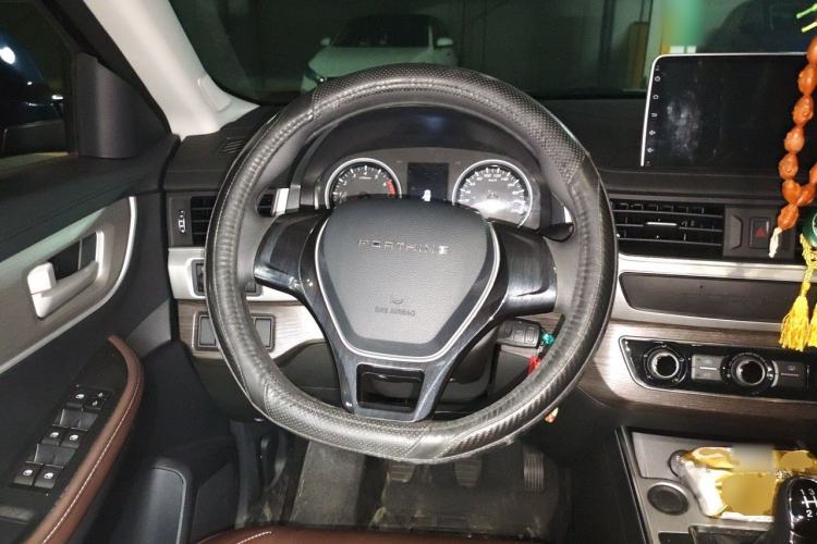 Used FORTHING T5 2022 Grand Edition 1.6L Manual Dream-Chasing Five-Seat Model Steering Wheel
