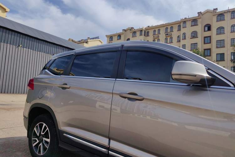 Used FORTHING T5 2022 Grand Edition 1.6L Manual Dream-Chasing Five-Seat Model Exterior 8