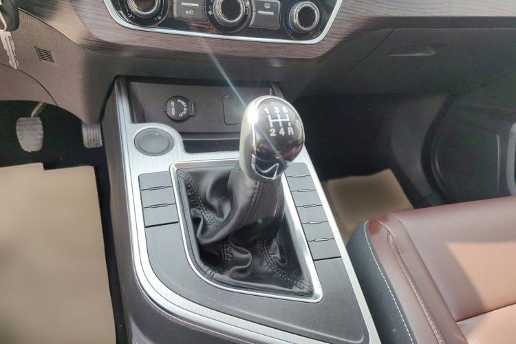 Used FORTHING T5 2022 Grand Edition 1.6L Manual Dream-Chasing Five-Seat Model Gear Lever