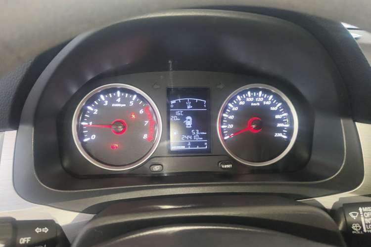 Used FORTHING T5 2022 Grand Edition 1.6L Manual Dream-Chasing Five-Seat Model Instrument Cluster