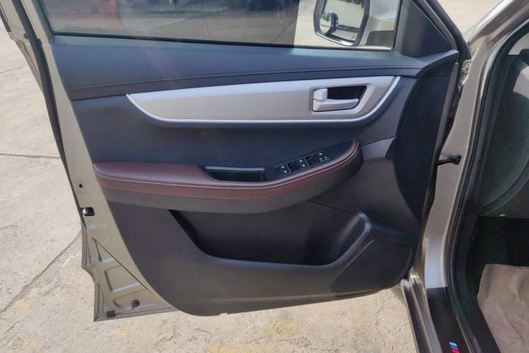 Used FORTHING T5 2022 Grand Edition 1.6L Manual Dream-Chasing Five-Seat Model Interior 6