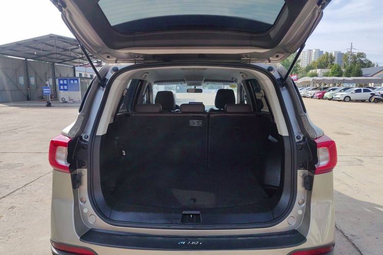 Used FORTHING T5 2022 Grand Edition 1.6L Manual Dream-Chasing Five-Seat Model Trunk