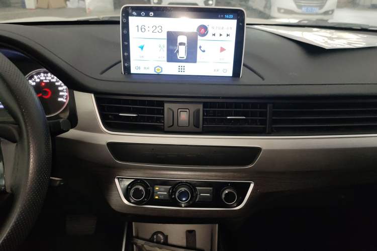 Used FORTHING T5 2022 Shengshi Edition 1.5T Automatic Dream Version Five Seats Audio And AC Panel