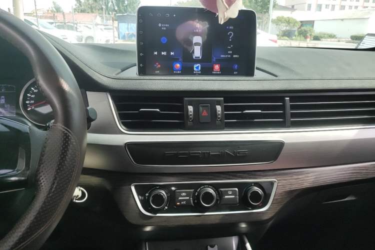 Used FORTHING T5 2022 Grand Edition 1.6L Manual Dream-Chasing Five-Seat Model Audio And AC Panel