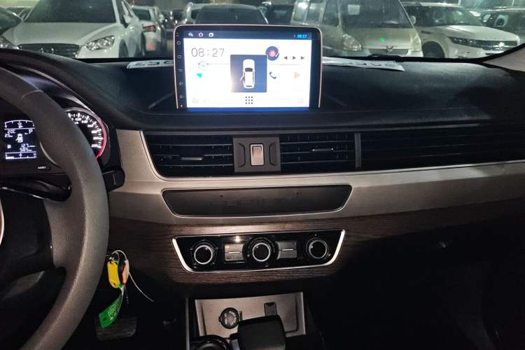 Used FORTHING T5 2022 Shengshi Edition 1.5T Automatic Dream Version Five Seats Audio And AC Panel