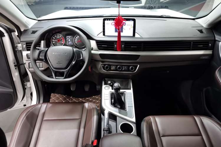 Used FORTHING T5 2022 Grand Edition 1.6L Manual Dream-Chasing Five-Seat Model Center Console