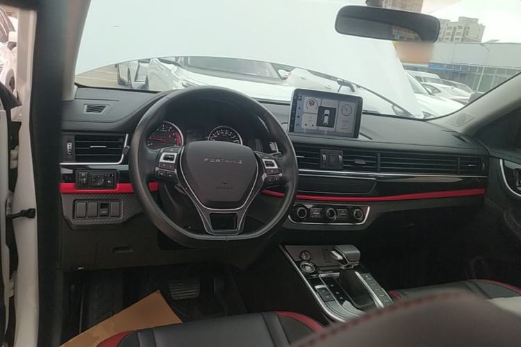 Used FORTHING T5 2022 Shengshi Version 1.5T Automatic - Yuanmeng Edition 5 Seats Center Console
