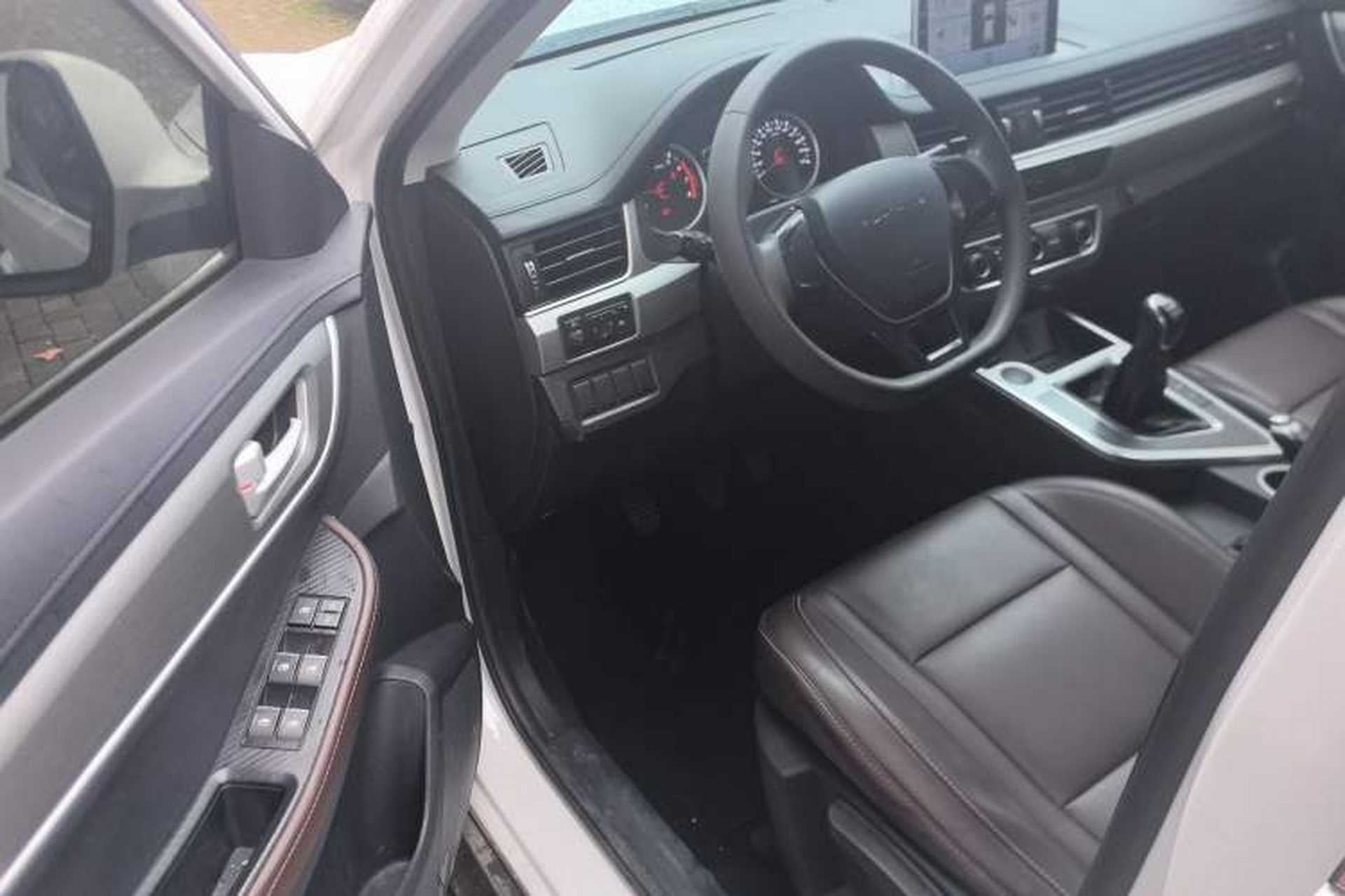 Used FORTHING T5 2022 Grand Edition 1.6L Manual Dream-Chasing Five-Seat Model Driver Seat