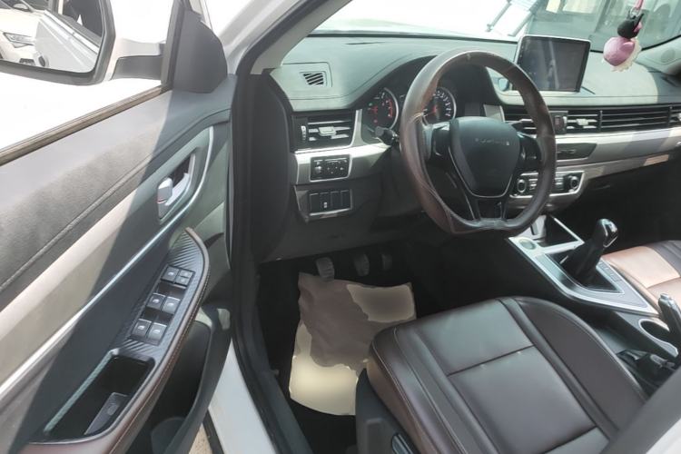 Used FORTHING T5 2022 Grand Edition 1.6L Manual Dream-Chasing Five-Seat Model Driver Seat