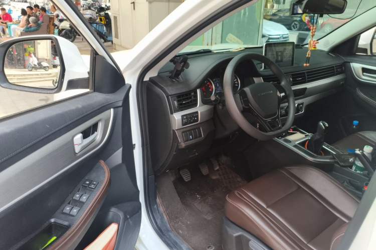Used FORTHING T5 2022 Grand Edition 1.6L Manual Dream-Chasing Five-Seat Model Driver Seat