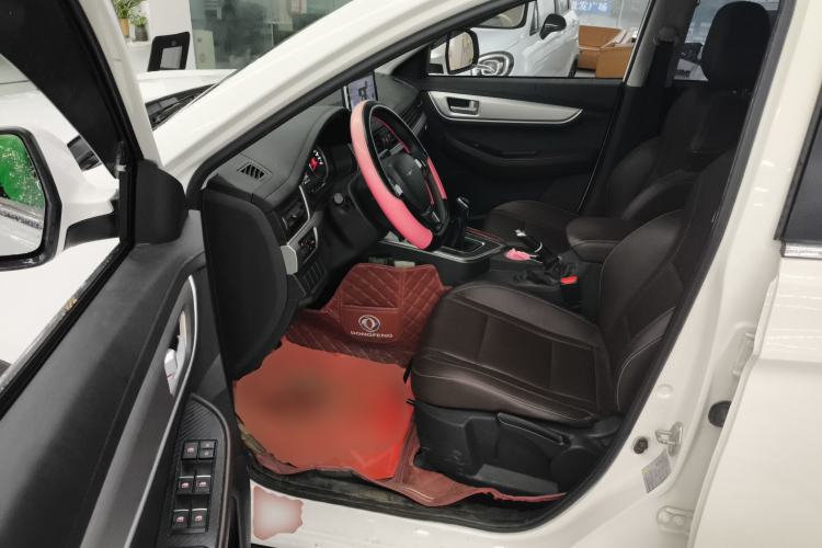 Used FORTHING T5 2022 Grand Edition 1.6L Manual Dream-Chasing Five-Seat Model Driver Seat