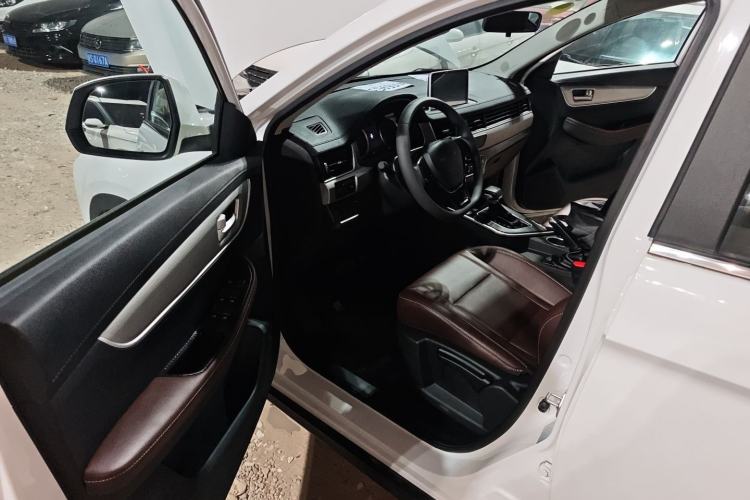 Used FORTHING T5 2022 Shengshi Edition 1.5T Automatic Dream Version Five Seats Driver Seat