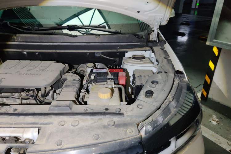 Used FORTHING T5 2022 Shengshi Version 1.5T Automatic - Yuanmeng Edition 5 Seats Engine Bay Left
