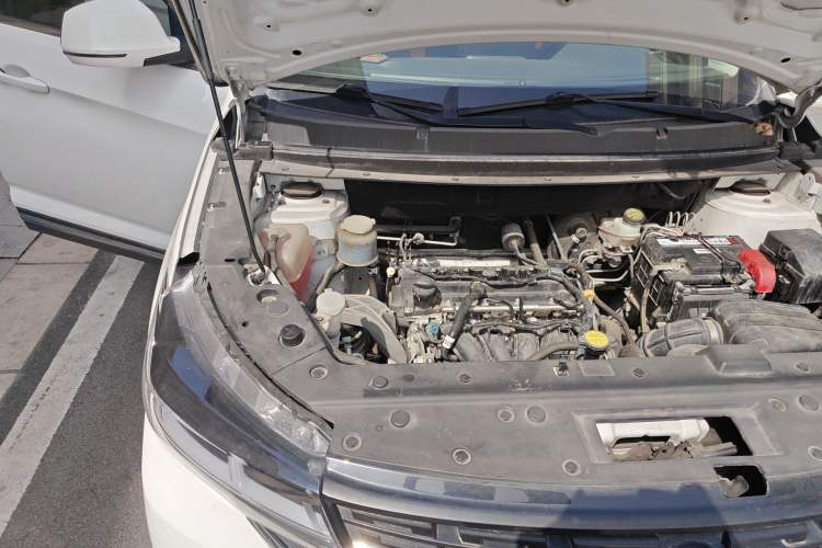 Used FORTHING T5 2022 Grand Edition 1.6L Manual Dream Version 5-Seater Engine Bay Right