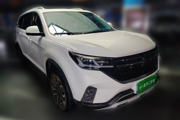Used FORTHING T5 2022 Shengshi Version 1.5T Automatic - Yuanmeng Edition 5 Seats Front Right 45 Deg