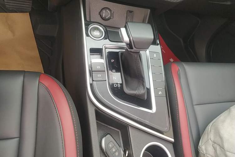 Used FORTHING T5 2022 Shengshi Version 1.5T Automatic - Yuanmeng Edition 5 Seats Gear Lever
